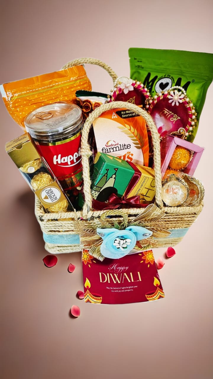 Luxury Room Hampers in Bangalore & Bengaluru — The Perfect Welcome Gift for Every Guest